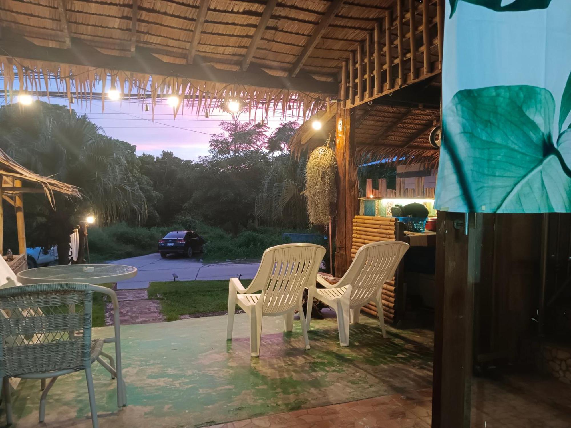 Tiki Bar-kantiang * Ko Lanta
